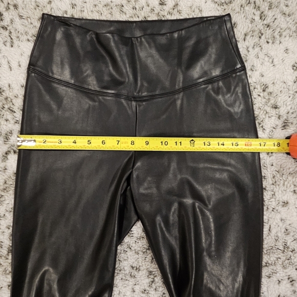 WHBM SZ 8 Black Faux Leather Matrix Bodycon Pull On Skinny Ankle Runway Legging - Picture 9 of 13